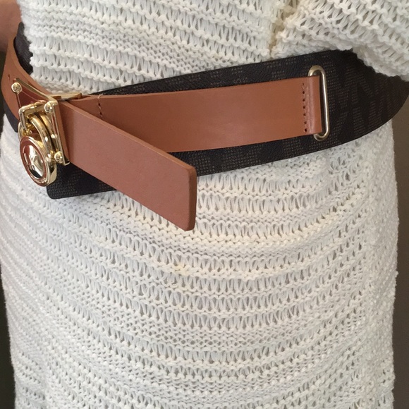 Michael Kors Hamilton Lock Belt - Picture 4 of 6